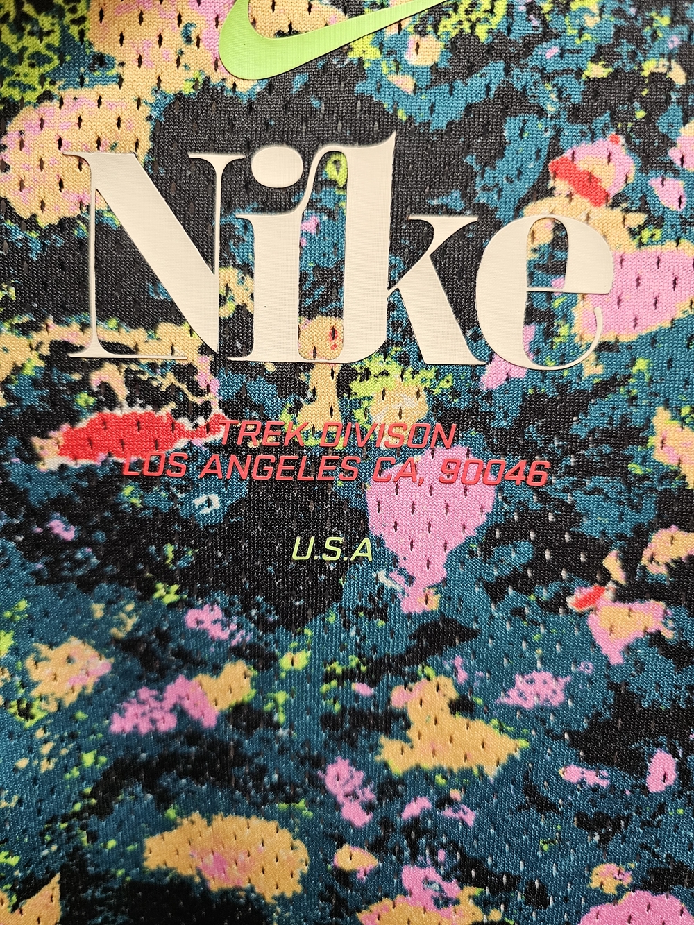 Nike Dri-FIT Colorful Graphic Shirt Size S Green Multicolor Thailand Nike Treck - Picture 4 of 10